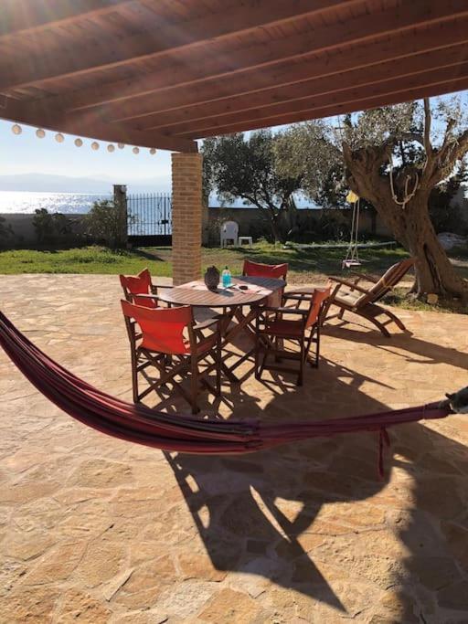 House By The Sea At Skaloma, Loutraki Villa Hồ Vouliagmeni Ngoại thất bức ảnh