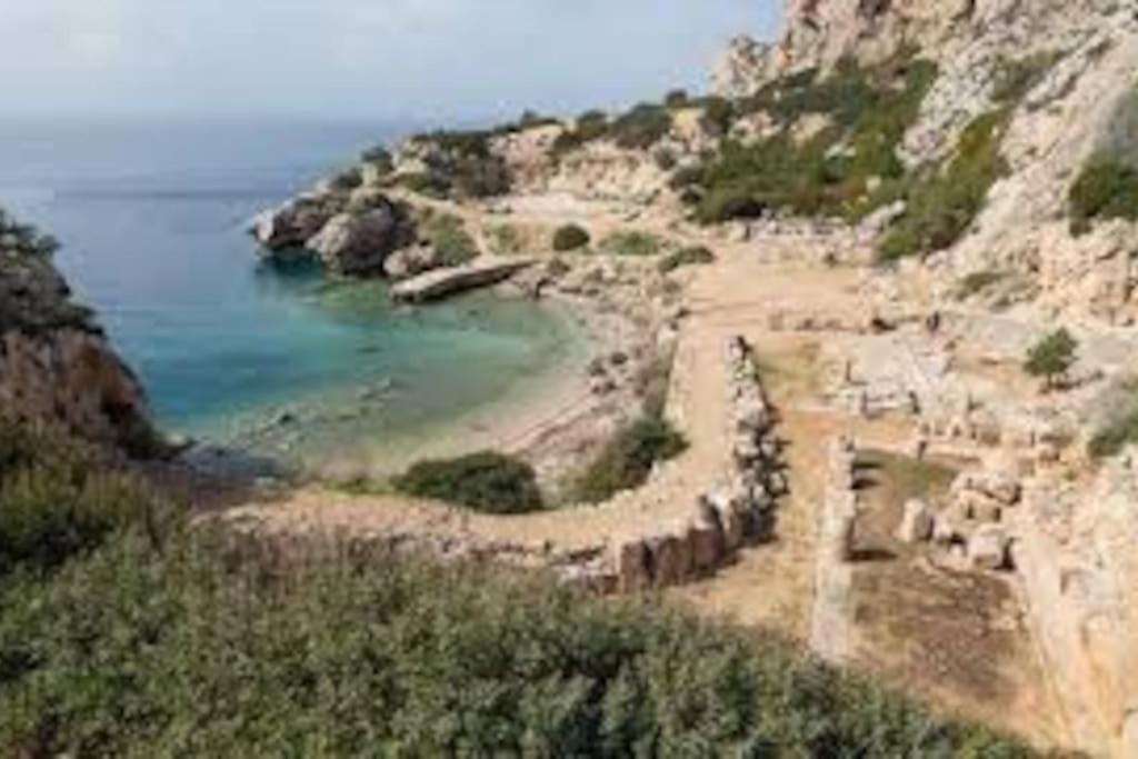 House By The Sea At Skaloma, Loutraki Villa Hồ Vouliagmeni Ngoại thất bức ảnh
